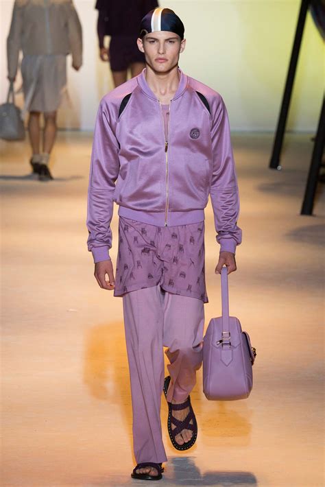 versace uomo primavera estate 2016|See Versace's Spring 2016 Collection .